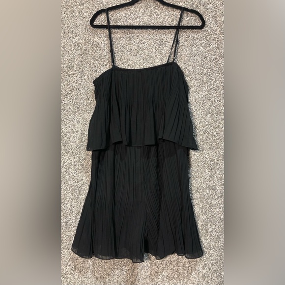NWT Spaghetti Strap Pleated Romper Size XL - Picture 4 of 6